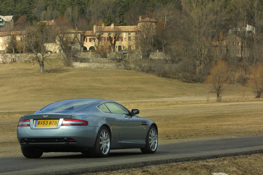  Aston Martin DB9 2004 года  (UK) (фото 12 из 24)
